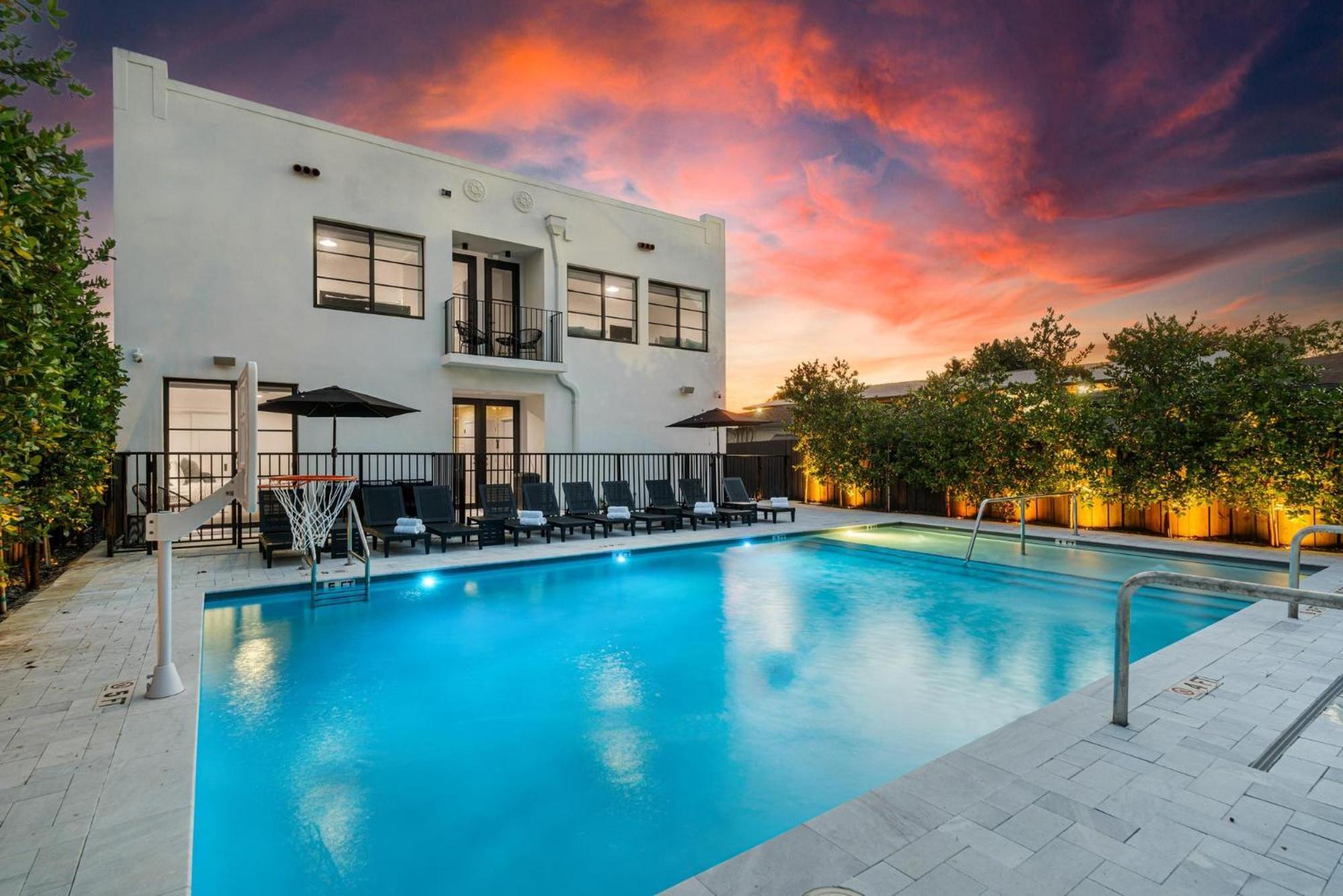 Lux Retreat By Renzzi Miami Exterior foto